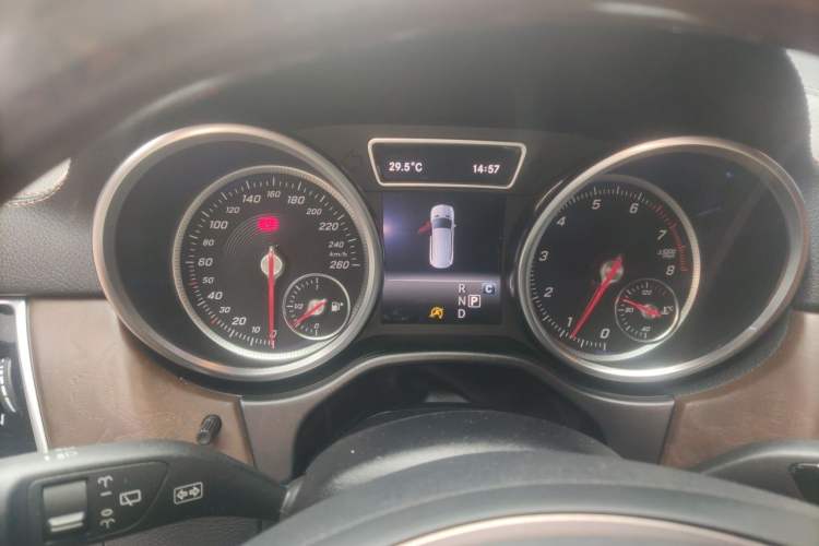 Used Mercedes-Benz GLS 2016 GLS 400 4MATIC Luxury Model Instrument Cluster