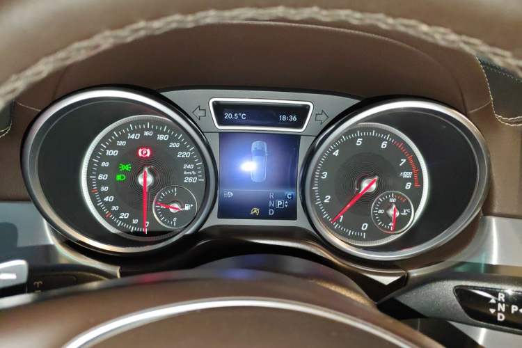 Used Mercedes-Benz GLS 2016 GLS 400 4MATIC Luxury Model Instrument Cluster