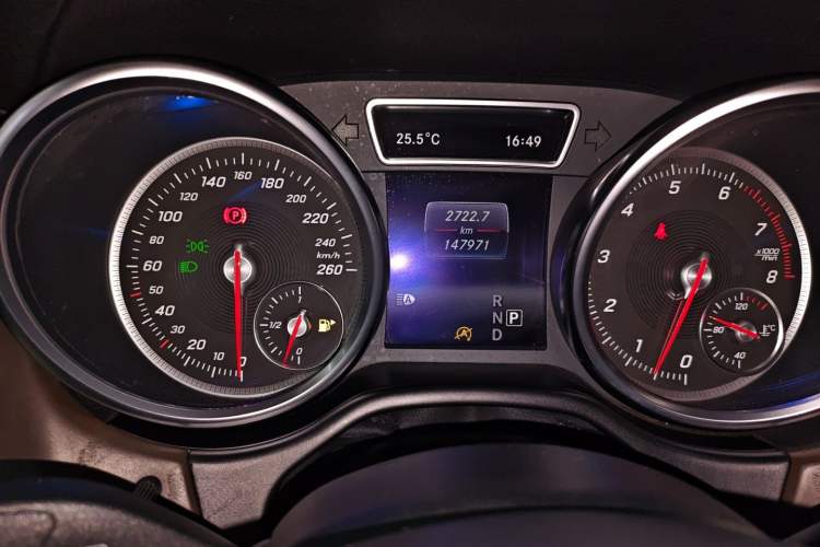 Used Mercedes-Benz GLS 2016 GLS 400 4MATIC Dynamic Model Instrument Cluster