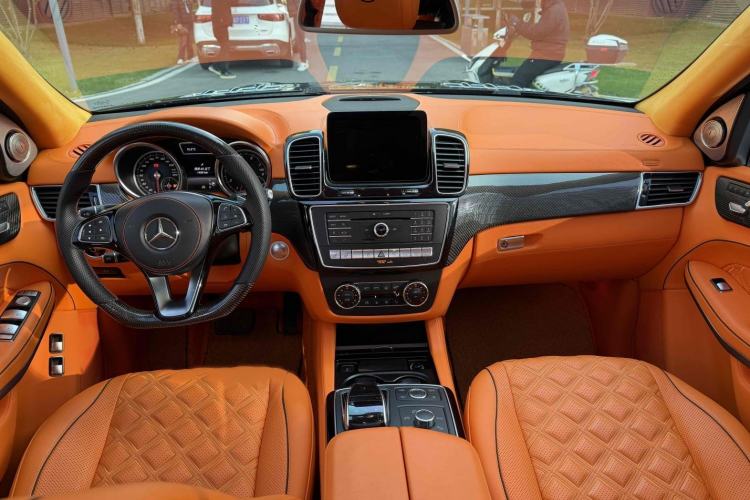 Used Mercedes-Benz GLS 2016 GLS 500 4MATIC Interior 1