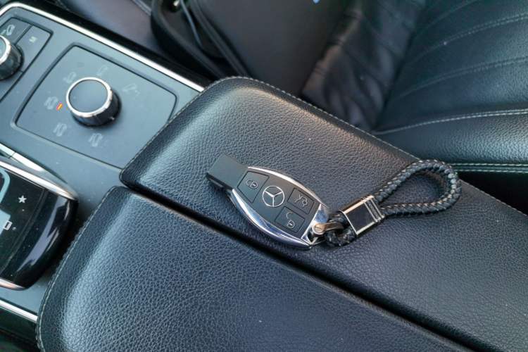 Used Mercedes-Benz GLS 2016 GLS 400 4MATIC Dynamic Model Interior 1