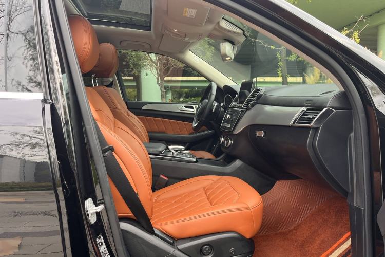 Used Mercedes-Benz GLS 2016 GLS 400 4MATIC Dynamic Model Interior 10