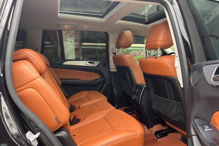 Used Mercedes-Benz GLS 2016 GLS 400 4MATIC Dynamic Model Interior 12
