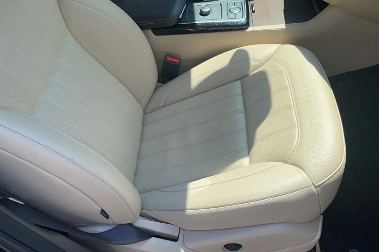 Used Mercedes-Benz GLS 2016 GLS 400 4MATIC Dynamic Model Interior 12