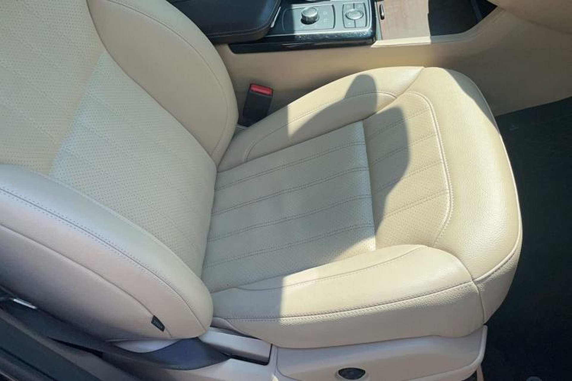 Used Mercedes-Benz GLS 2016 GLS 400 4MATIC Dynamic Model Interior 12