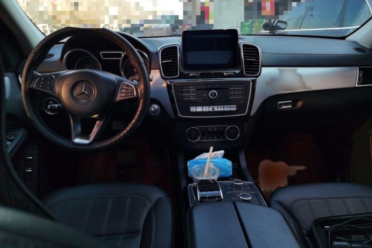 Used Mercedes-Benz GLS 2016 GLS 400 4MATIC Dynamic Model Interior 2