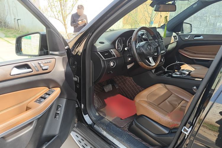 Used Mercedes-Benz GLS 2016 GLS 500 4MATIC Interior 3