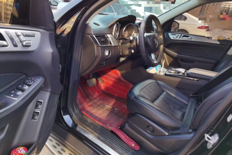 Used Mercedes-Benz GLS 2016 GLS 400 4MATIC Dynamic Model Interior 3