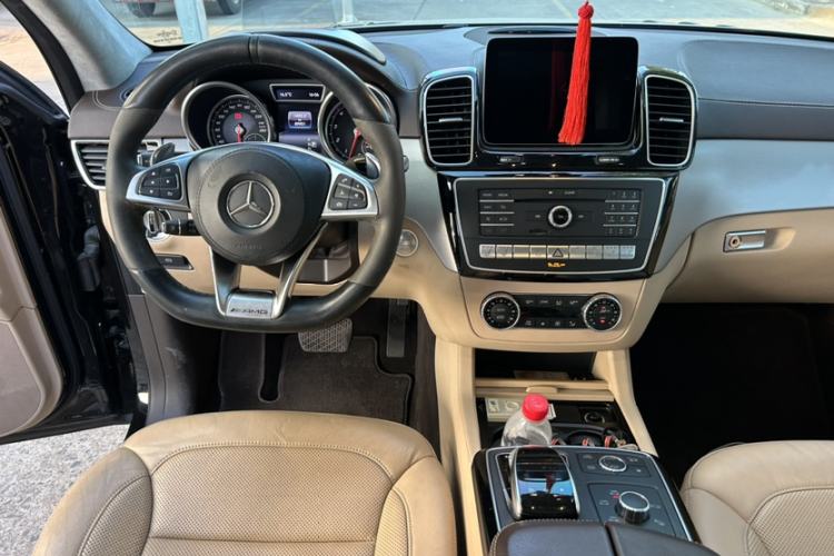 Used Mercedes-Benz GLS 2016 GLS 400 4MATIC Dynamic Model Interior 3