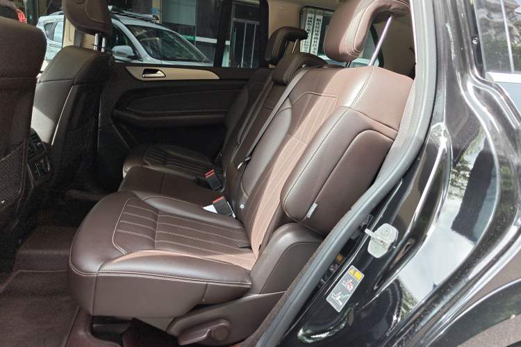 Used Mercedes-Benz GLS 2016 GLS 400 4MATIC Dynamic Model Interior 4