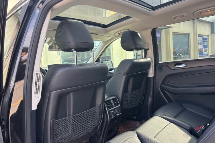 Used Mercedes-Benz GLS 2016 GLS 400 4MATIC Dynamic Model Interior 5