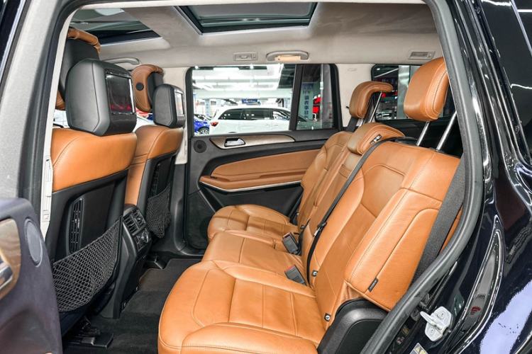 Used Mercedes-Benz GLS 2016 GLS 500 4MATIC Interior 5