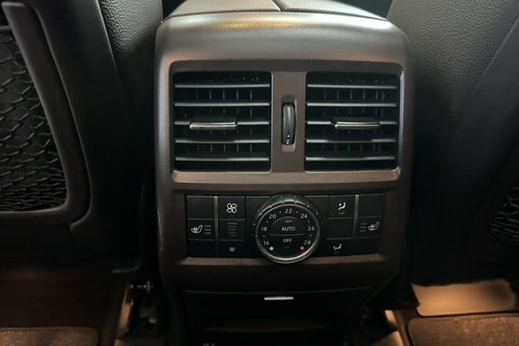 Used Mercedes-Benz GLS 2016 GLS 400 4MATIC Dynamic Model Interior 5
