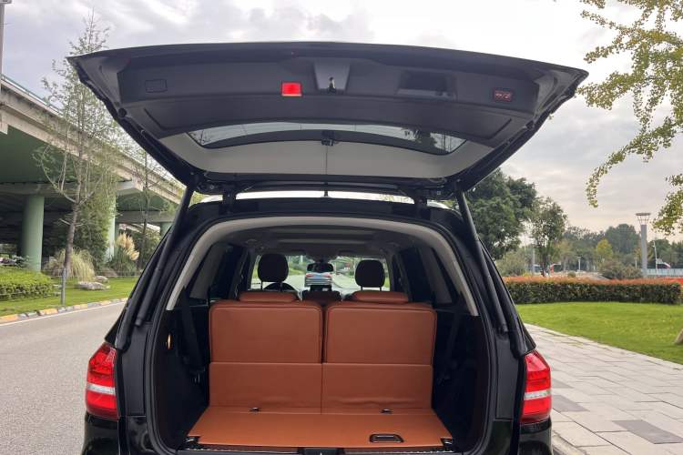 Used Mercedes-Benz GLS 2016 GLS 400 4MATIC Dynamic Model Interior 6