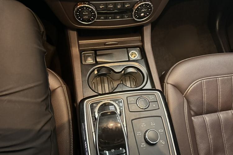 Used Mercedes-Benz GLS 2016 GLS 400 4MATIC Dynamic Model Interior 6