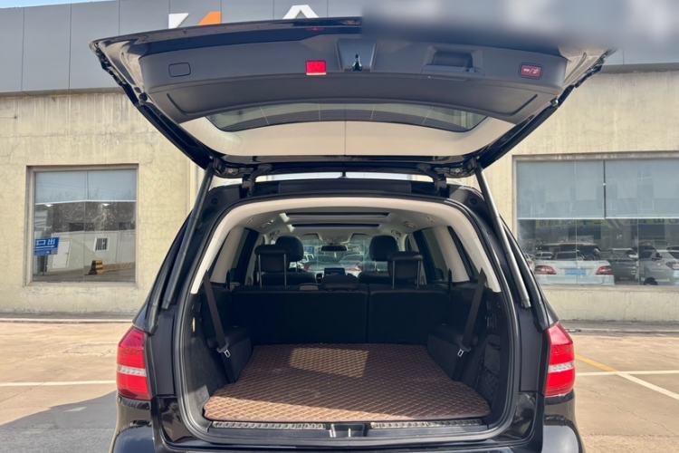 Used Mercedes-Benz GLS 2016 GLS 400 4MATIC Dynamic Model Interior 7