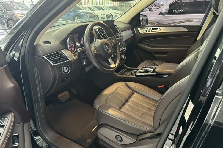 Used Mercedes-Benz GLS 2016 GLS 400 4MATIC Dynamic Model Interior 7
