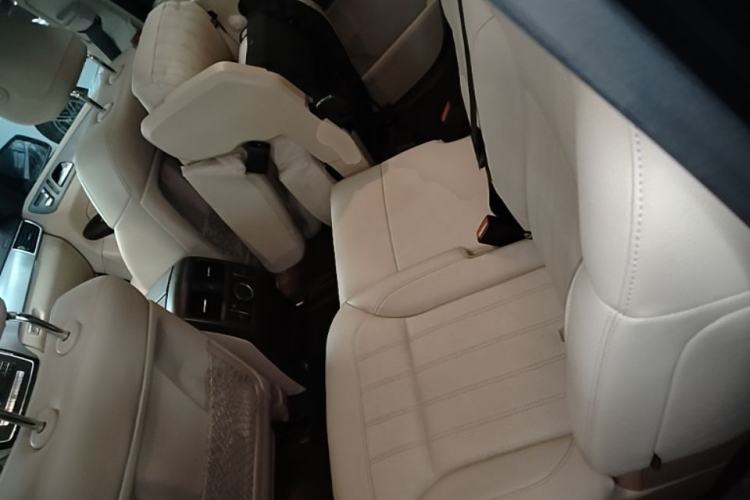 Used Mercedes-Benz GLS 2016 GLS 400 4MATIC Dynamic Model Left Rear Seat