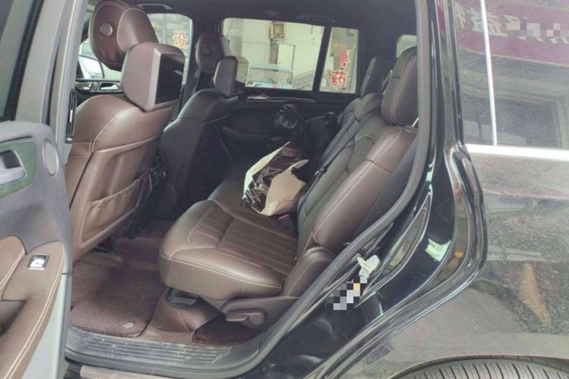 Used Mercedes-Benz GLS  Left Rear Seat
