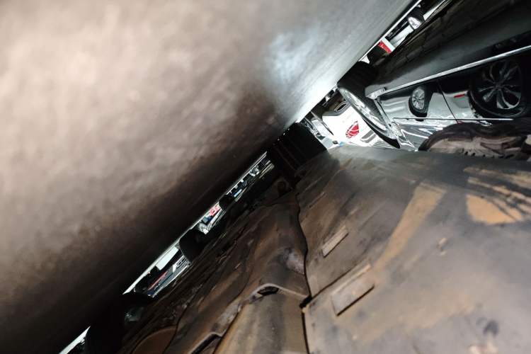 Used Mercedes-Benz GLS 2016 GLS 400 4MATIC Dynamic Model Left Side Sill