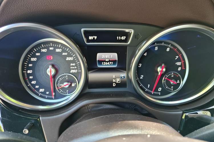 Used Mercedes-Benz GLS  Odometer Close Up