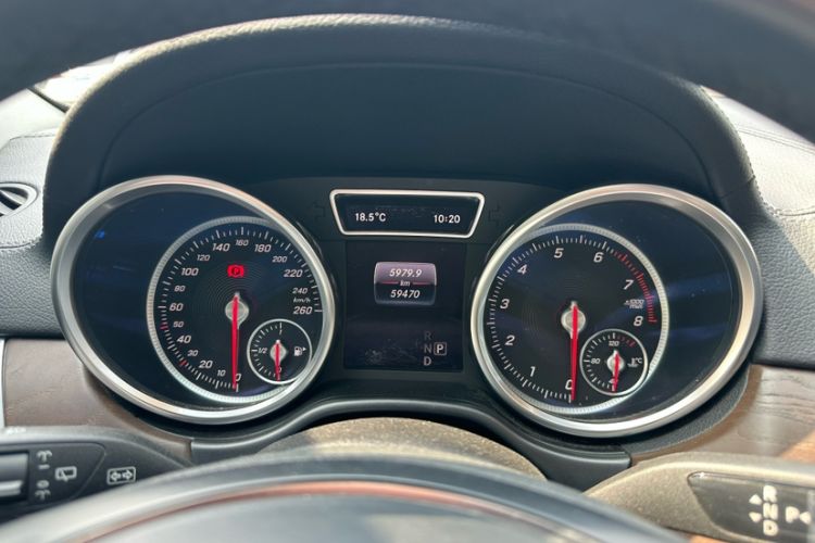 Used Mercedes-Benz GLS 2016 GLS 400 4MATIC Dynamic Model Odometer Close Up