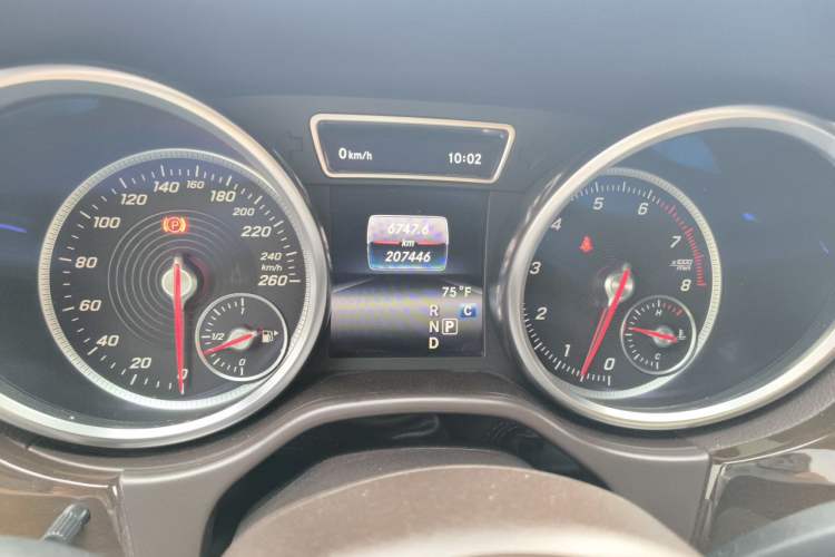 Used Mercedes-Benz GLS  Odometer Close Up