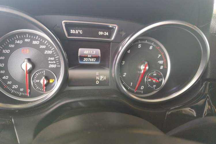 Used Mercedes-Benz GLS  Odometer Close Up