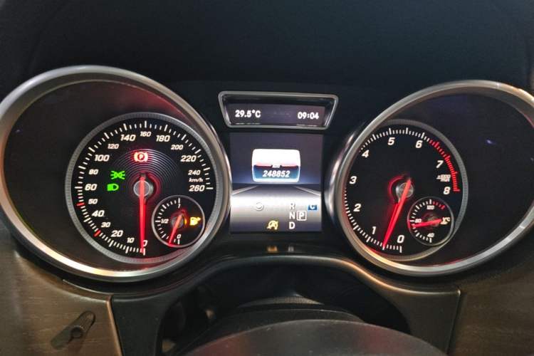 Used Mercedes-Benz GLS 2016 GLS 500 4MATIC Odometer Close Up