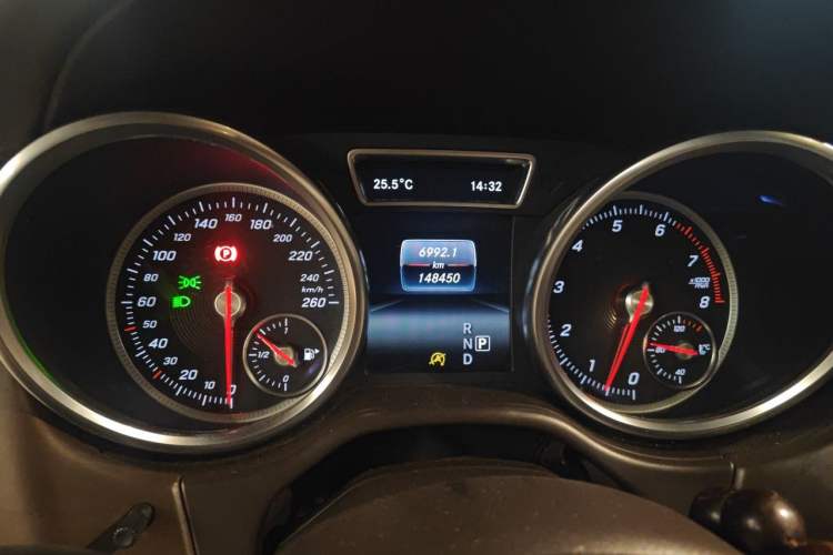 Used Mercedes-Benz GLS 2016 GLS 400 4MATIC Dynamic Model Odometer Close Up