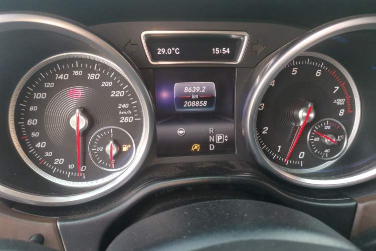 Used Mercedes-Benz GLS 2016 GLS 500 4MATIC Odometer Close Up