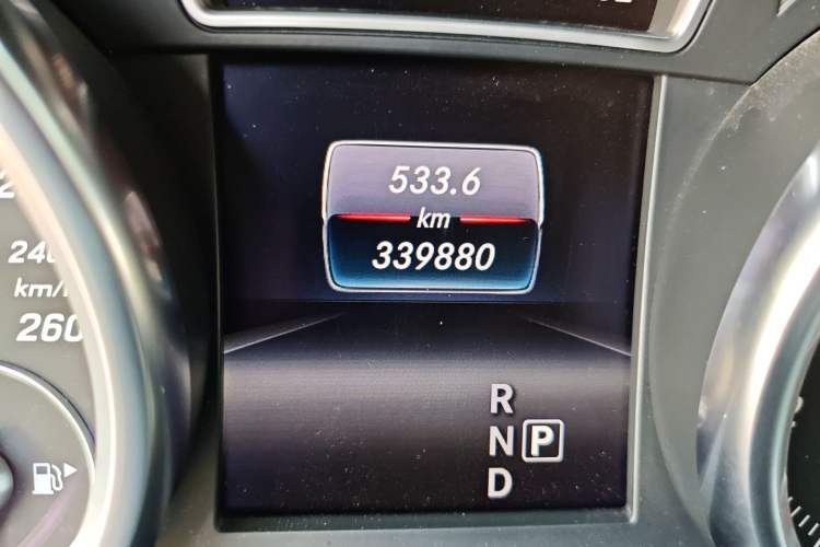 Used Mercedes-Benz GLS 2016 GLS 500 4MATIC Odometer Close Up