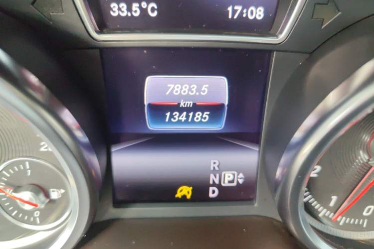 Used Mercedes-Benz GLS 2016 GLS 400 4MATIC Dynamic Model Odometer Close Up