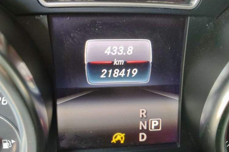 Used Mercedes-Benz GLS 2016 GLS 400 4MATIC Dynamic Model Odometer Close Up