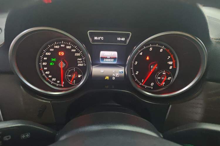 Used Mercedes-Benz GLS 2016 GLS 500 4MATIC Odometer Close Up