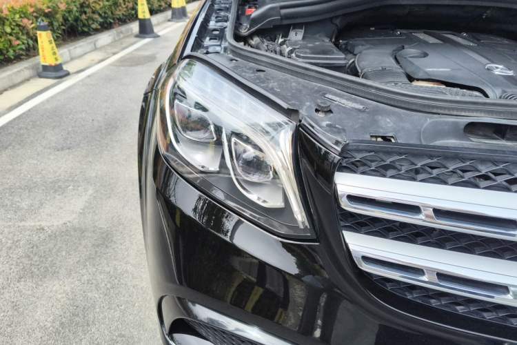 Used Mercedes-Benz GLS  Right Front Headlight