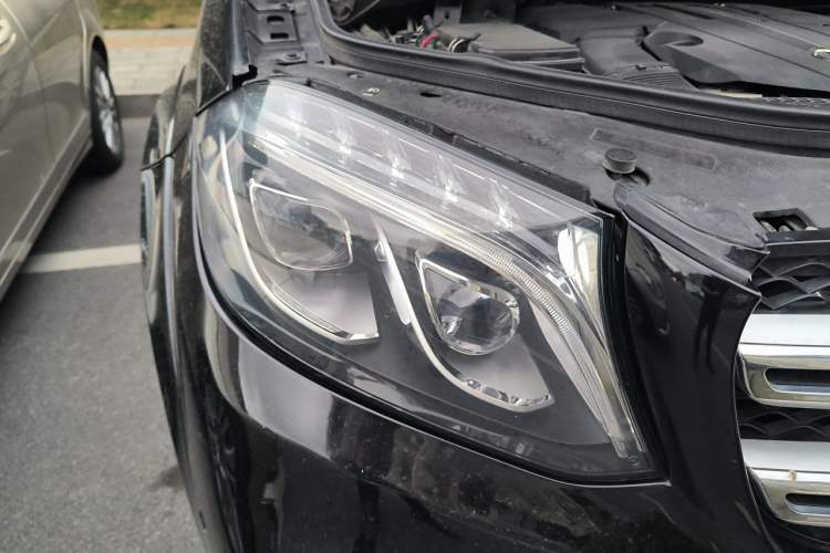 Used Mercedes-Benz GLS 2016 GLS 400 4MATIC Dynamic Model Right Front Headlight