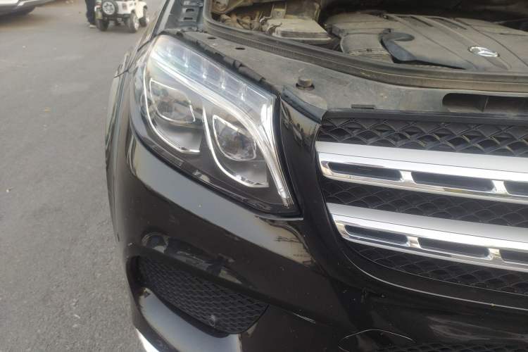 Used Mercedes-Benz GLS 2016 GLS 400 4MATIC Luxury Model Right Front Headlight