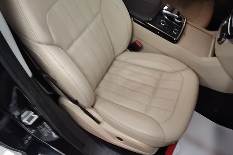 Used Mercedes-Benz GLS 2016 GLS 400 4MATIC Dynamic Model Right Front Seat