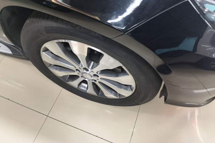 Used Mercedes-Benz GLS 2016 GLS 400 4MATIC Dynamic Model Right Front Wheel Hub