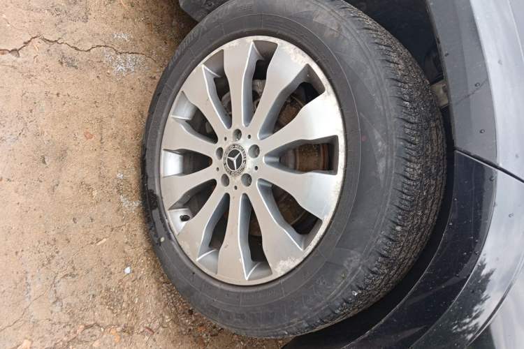 Used Mercedes-Benz GLS 2016 GLS 400 4MATIC Dynamic Model Right Front Wheel Hub