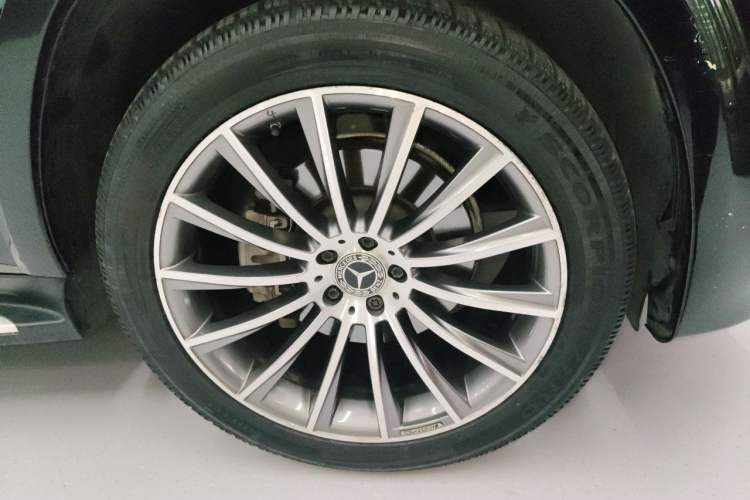 Used Mercedes-Benz GLS  Right Front Wheel Hub