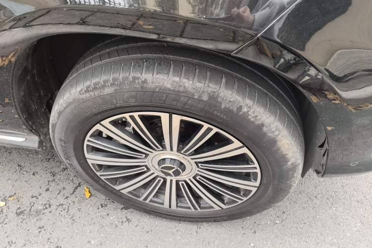Used Mercedes-Benz GLS 2016 GLS 400 4MATIC Dynamic Model Right Front Wheel Hub