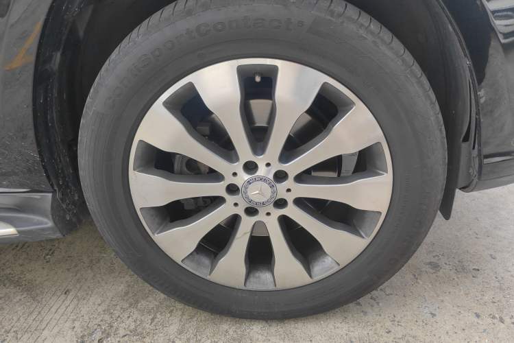 Used Mercedes-Benz GLS 2016 GLS 400 4MATIC Dynamic Model Right Front Wheel Hub