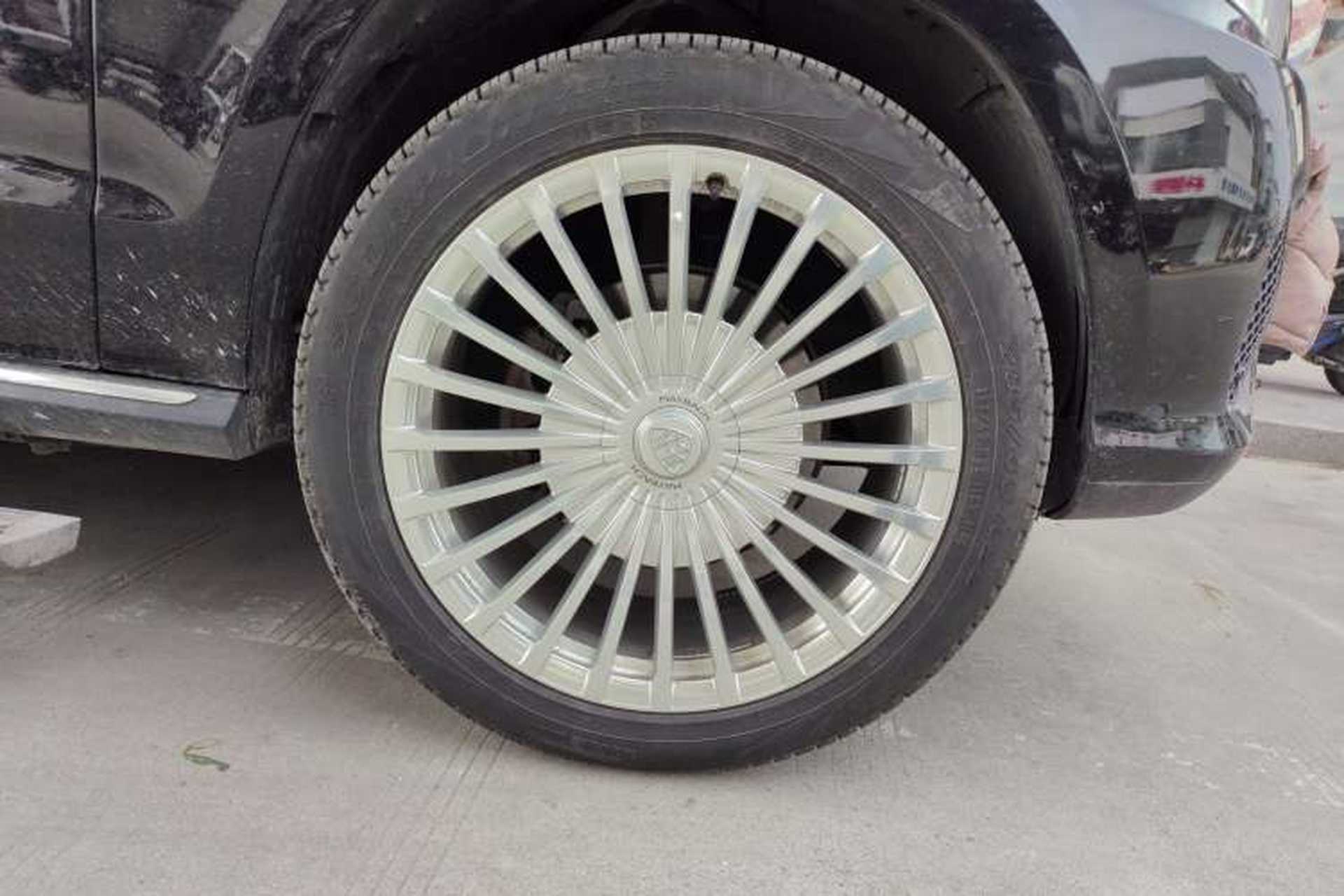 Used Mercedes-Benz GLS  Right Front Wheel Hub