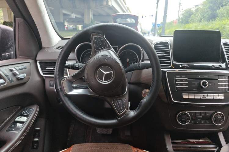 Used Mercedes-Benz GLS 2016 GLS 400 4MATIC Dynamic Model Steering Wheel