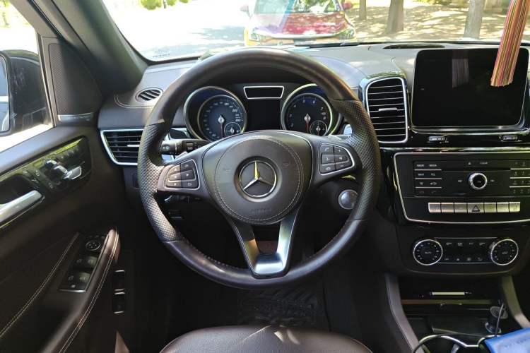 Used Mercedes-Benz GLS  Steering Wheel