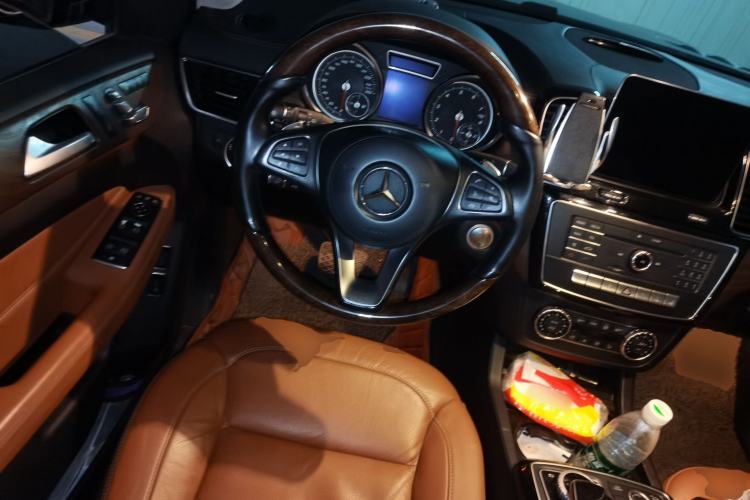 Used Mercedes-Benz GLS 2016 GLS 400 4MATIC Luxury Model Steering Wheel