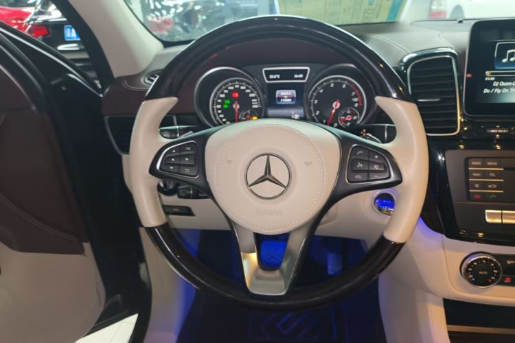 Used Mercedes-Benz GLS  Steering Wheel