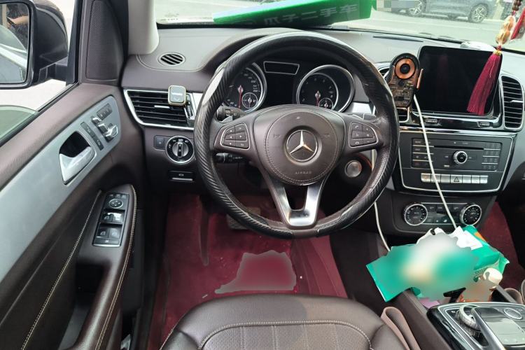 Used Mercedes-Benz GLS 2016 GLS 400 4MATIC Dynamic Model Steering Wheel